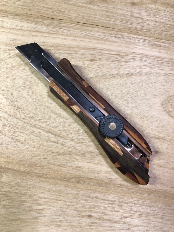 カッターナイフ (いろいろ寄木) 大-01 3枚目の画像