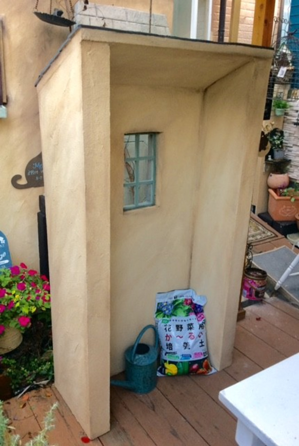 プロヴァンスカラーの小屋型塀 6枚目の画像