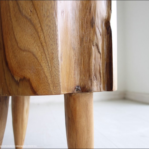 チーク無垢材　天然木　プリミティブな切り株のスツール　職人さん手作り チーク無垢材 天然木 プリミティブな切り株のスツール 職人さん手作り
