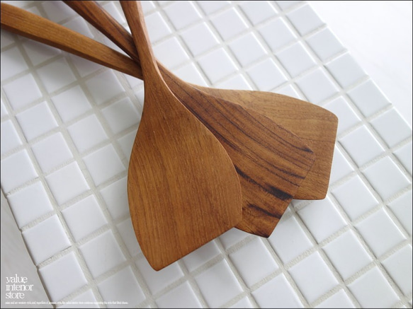 チーク無垢材フライ返し へら ヘラ キッチンツール ナチュラル 木製 調理器具 手作り 銘木 本チーク 天然木 自然素材 5枚目の画像