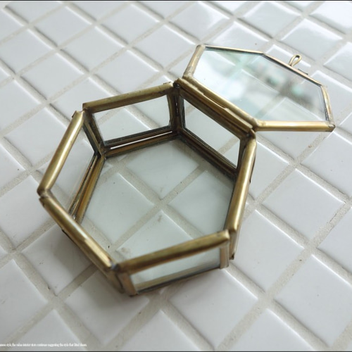 ガラスショーケース ジュエリーケース ヴィンテージ 真鍮 ガラス ショーケース ジュエリーケース ヴィンテージ 真鍮 - メルカリ