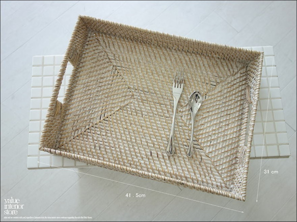 ラタンお盆WW サービングトレイ 手編み トレー キッチン 角型 ナチュラルホワイト 籐 配膳 ハンドメイド 自然素材 4枚目の画像
