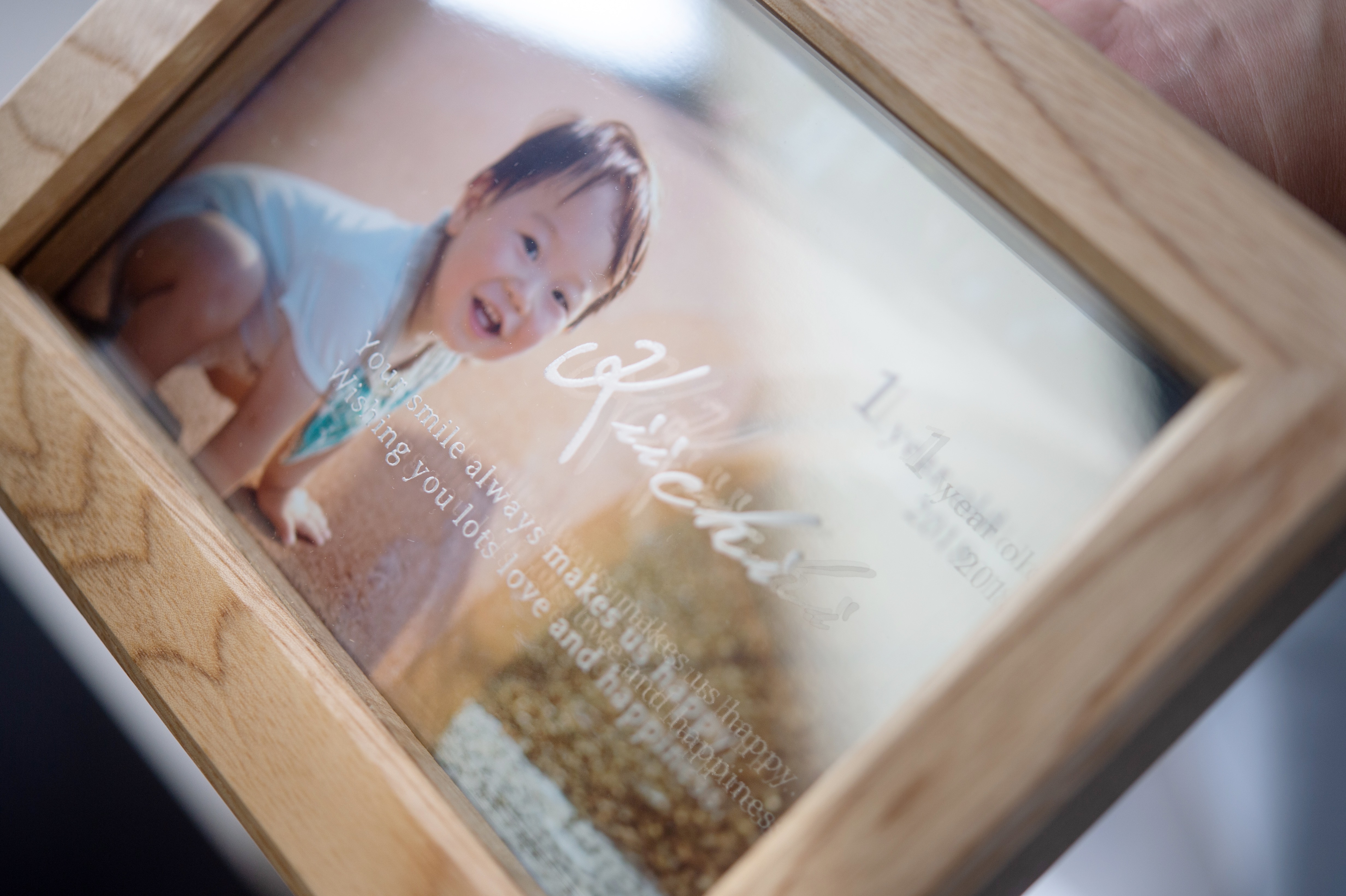 【celebration Photoframe】2L写真 無垢材フレーム　サンドブラスト メモリアルフォトフレーム