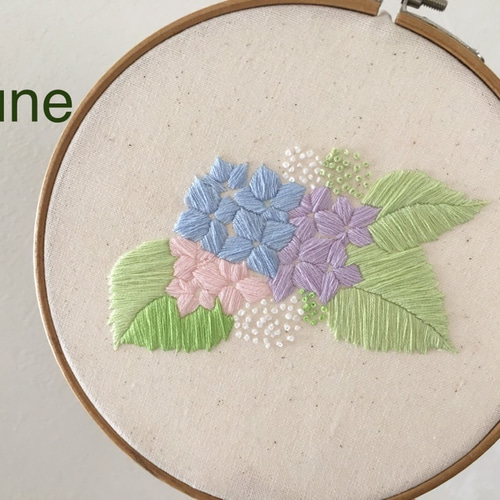 紫陽花の季節❁*。 刺繍 オーダーメイド 壁掛けラック・ウォール