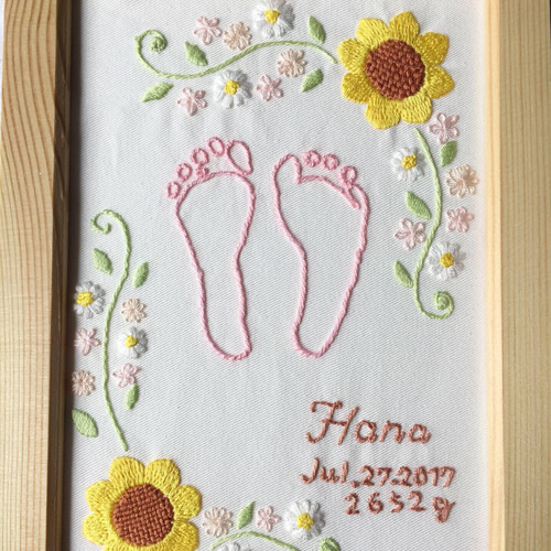 足型刺繍 手型刺繍  ハンドメイド オーダーメイド ベビー  出産祝い 記念品