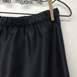 サイズ調整可♪綺麗なブラックカラーのふんわりギャザーフレアースカート(*'▽'*) 2枚目の画像