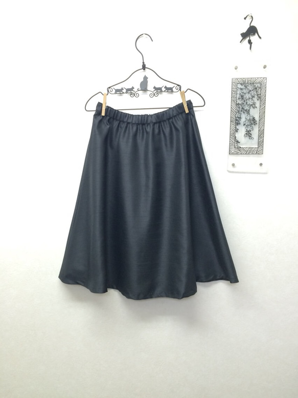 サイズ調整可♪綺麗なブラックカラーのふんわりギャザーフレアースカート(*'▽'*) 3枚目の画像