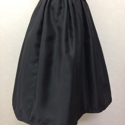 綺麗なブラックカラーのふんわりタックギャザースカート(*'▽'*) 3枚目の画像