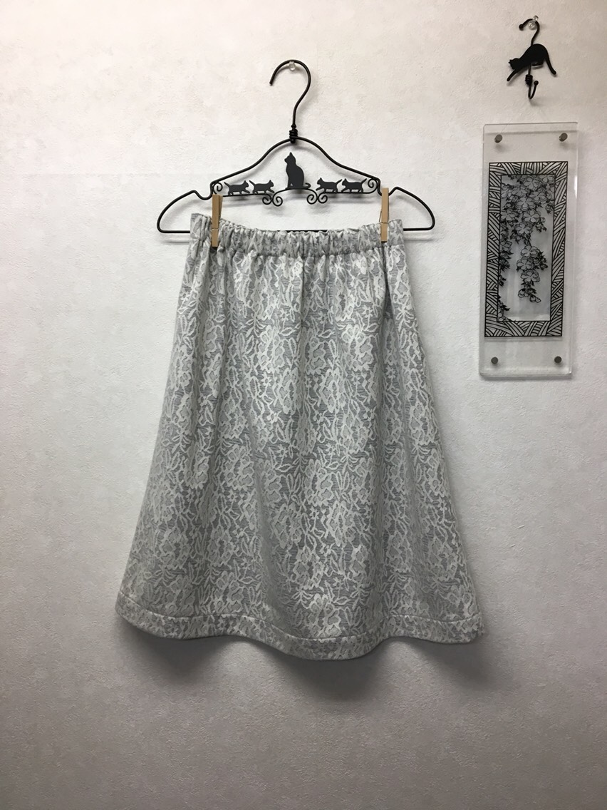 レースニット生地のギャザースカート♪アイボリー&グレー