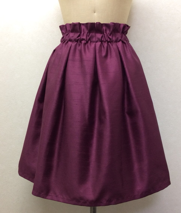 リボン付き♪ワインレッド色のふんわりタックギャザースカート(*'▽'*) 4枚目の画像