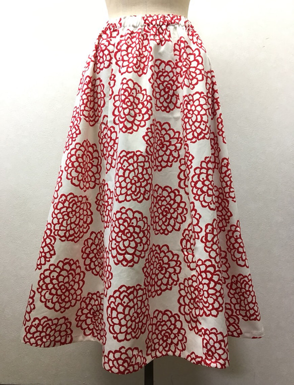 マキシ丈ダリア柄のロングスカート 4枚目の画像
