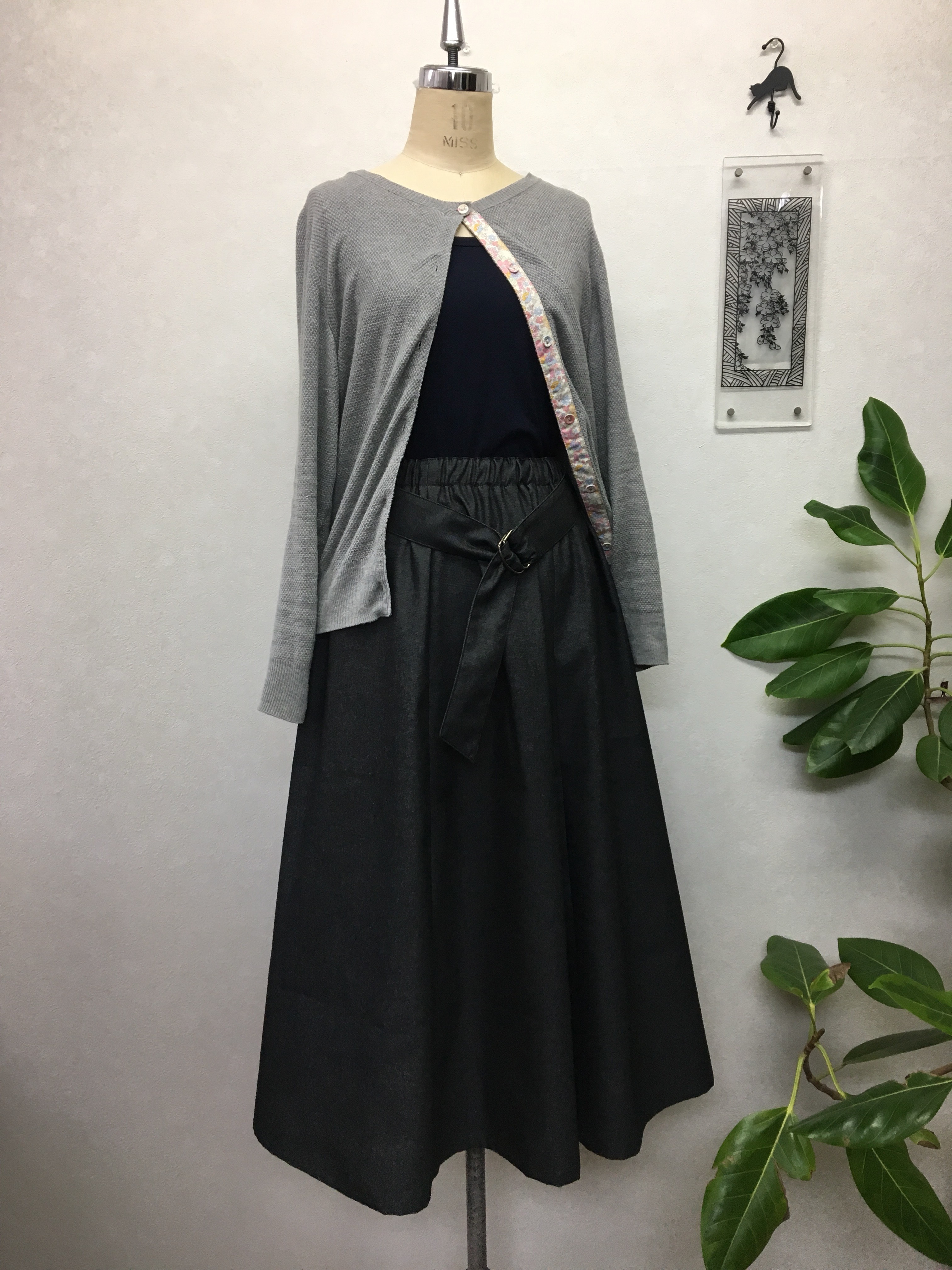 <カラーデニム>のフレアースカート＊Dカンベルト&裏地付き＊総ゴム(*'▽'*)ブラック