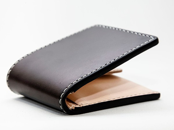 栃木レザー手染めのトラディショナルな厚革折財布　BKS001-BK 3枚目の画像