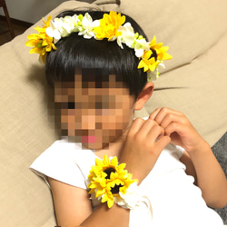 ヒマワリの花冠&リストレットのセット 4枚目の画像