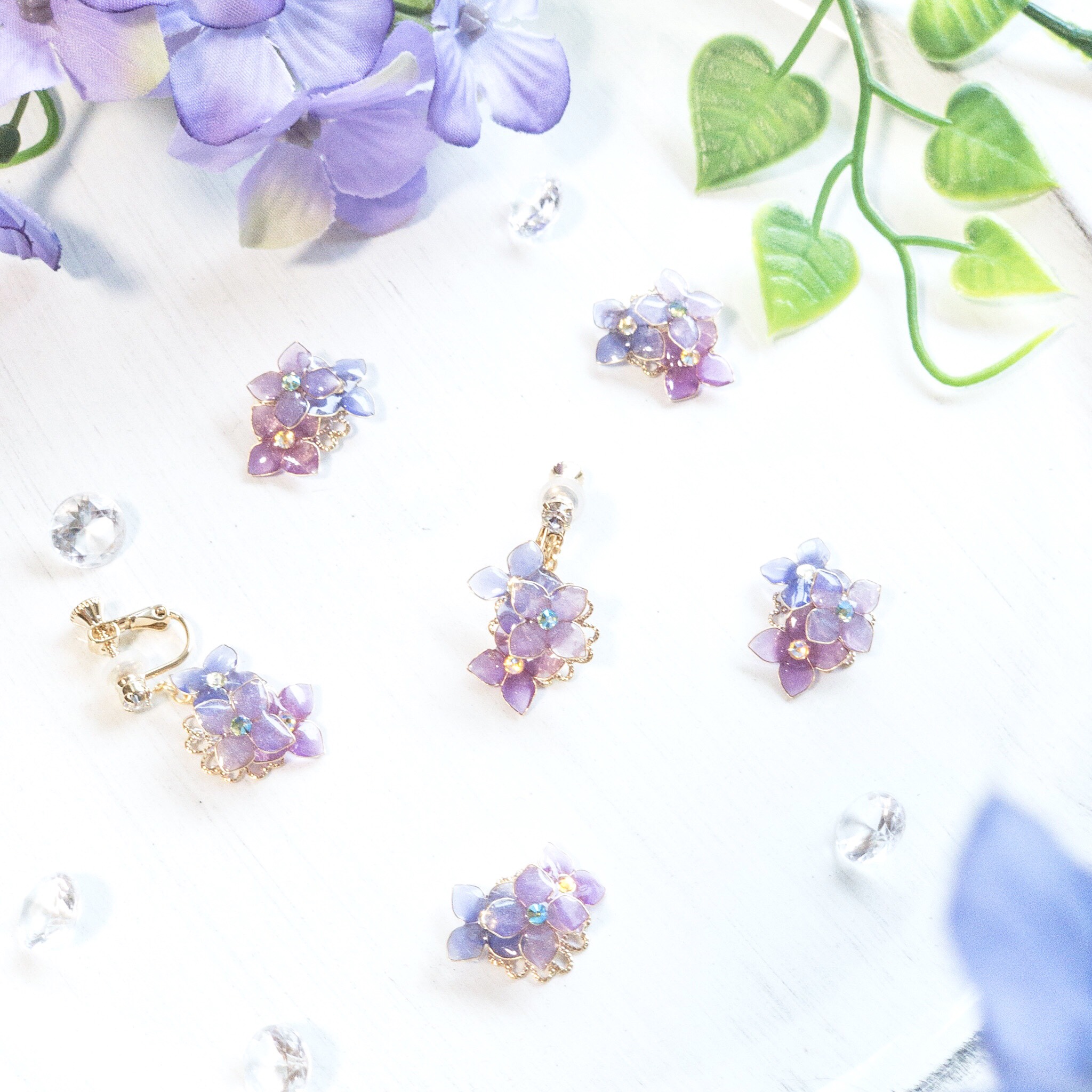 温度で色が変わる？！　☆ゴールド☆ 紫陽花　3輪 イヤリング　ピアス