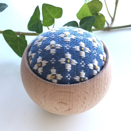 こぎん刺しピンクッション〈小花・青〉 その他雑貨 Otto