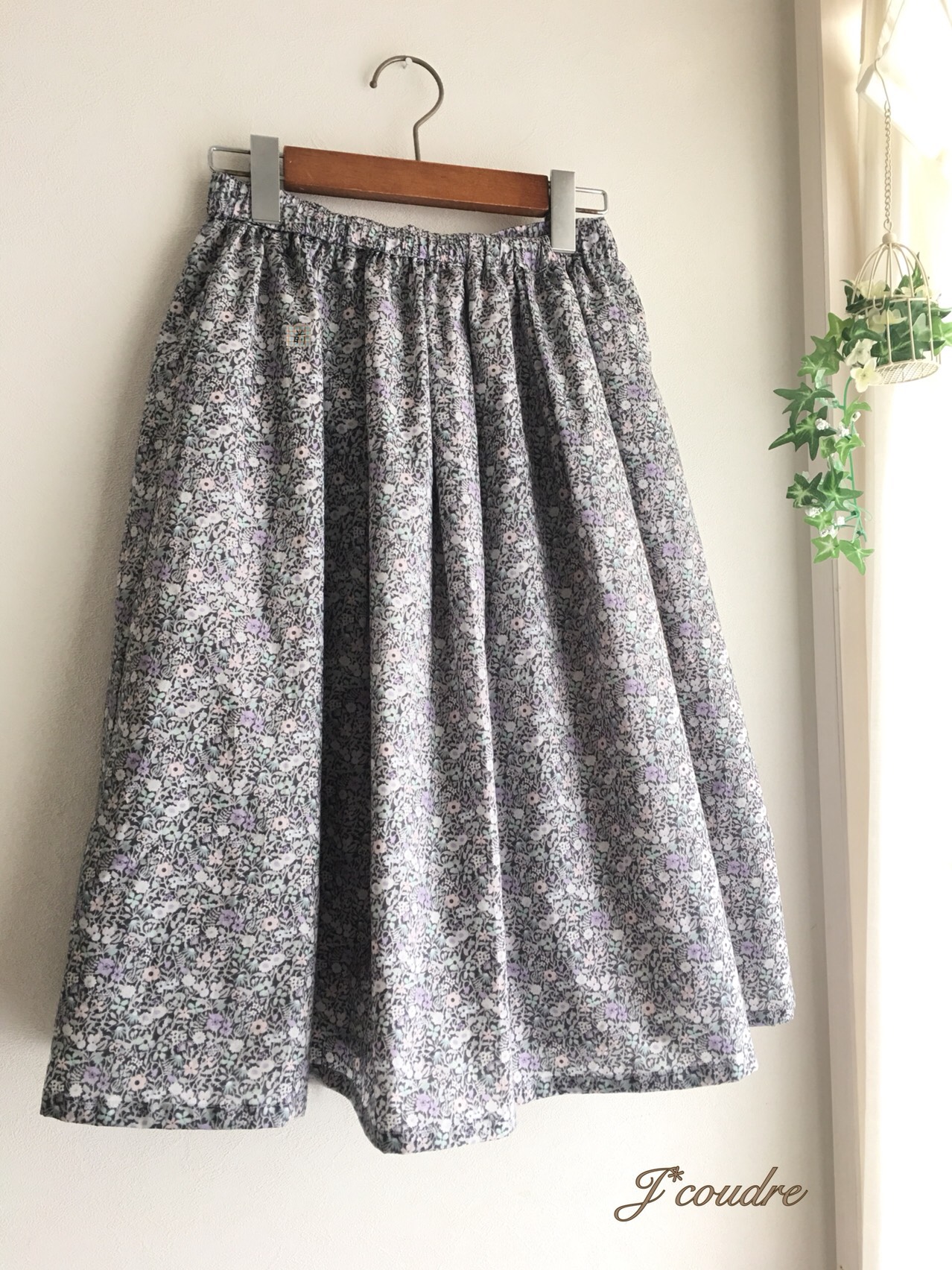 LIBERTY】リバティ・ふんわりタックとギャザーのグレー系大人スカート  