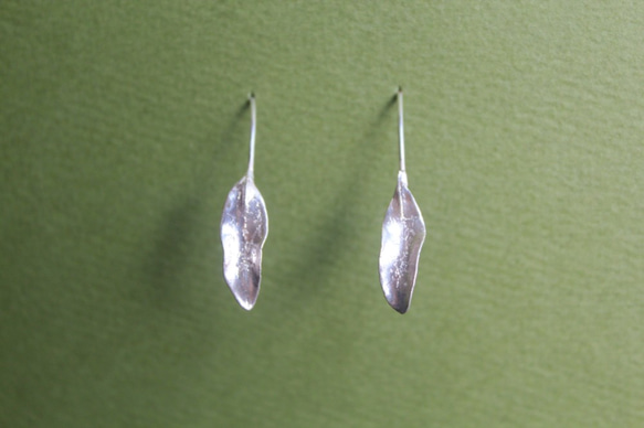 925S 溫柔的葉子耳環 Leaves Earrings 第1張的照片