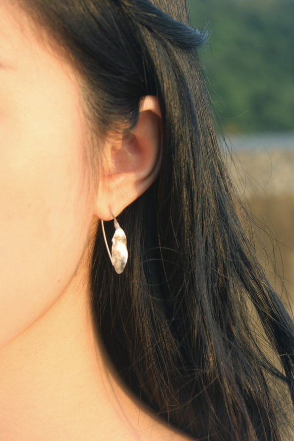 925S 溫柔的葉子耳環 Leaves Earrings 第4張的照片