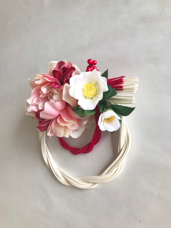 芍薬（ピオニー）お正月飾り・しめ縄飾り【ラタンベース】 3枚目の画像