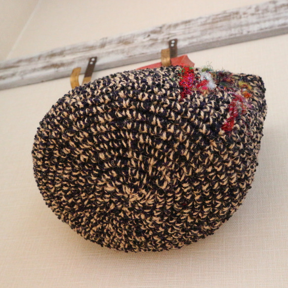 《受注製作》✧麻紐と黒いポコポコ糸のかごバッグ✧✧シルクステッチ✧✧ 4枚目の画像