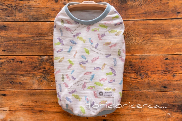 キャンディ柄　タンクトップ　犬　服　ドッグウェア　現品　【ブルー・フレブル補正Mサイズ】 1枚目の画像