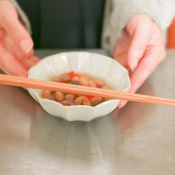 【新生活のお迎え準備に】細くてしなやか、お豆や魚の骨も取りやすい一膳・大分県日田産・ダイヤカット箸・22.5センチ・無地 2枚目の画像