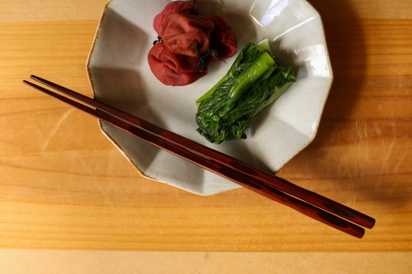 贈りもの、ご長寿のお祝い、ご両親へ、結婚のお祝いに【軽くて使いやすいお箸】大分県日田産・さざ波夫婦箸 8枚目の画像