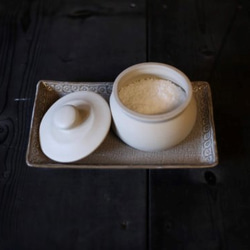 1600年創業 13代目職人 加藤さんのつくる塩甕(しおかめ)・2合（塩入れ・塩壷）お塩約200グラムほど入ります 1枚目の画像