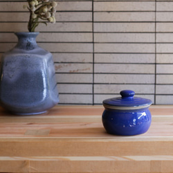 1600年創業 13代目職人 加藤さんのつくる甕（かめ）1合・青（蓋物・漬物入れ・調味料入れ）梅干し約7個ほど入ります 1枚目の画像