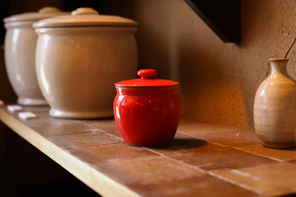 紅白　結婚お祝い、引っ越しお祝いに【creema限定】1600年創業 13代目職人 加藤さんのつくる甕（かめ）紅白セット 2枚目の画像