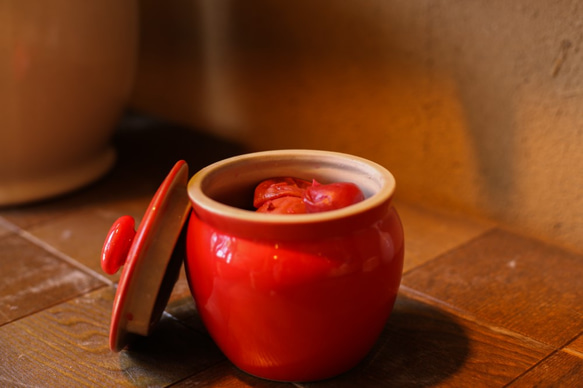 紅白　結婚お祝い、引っ越しお祝いに【creema限定】1600年創業 13代目職人 加藤さんのつくる甕（かめ）紅白セット 4枚目の画像