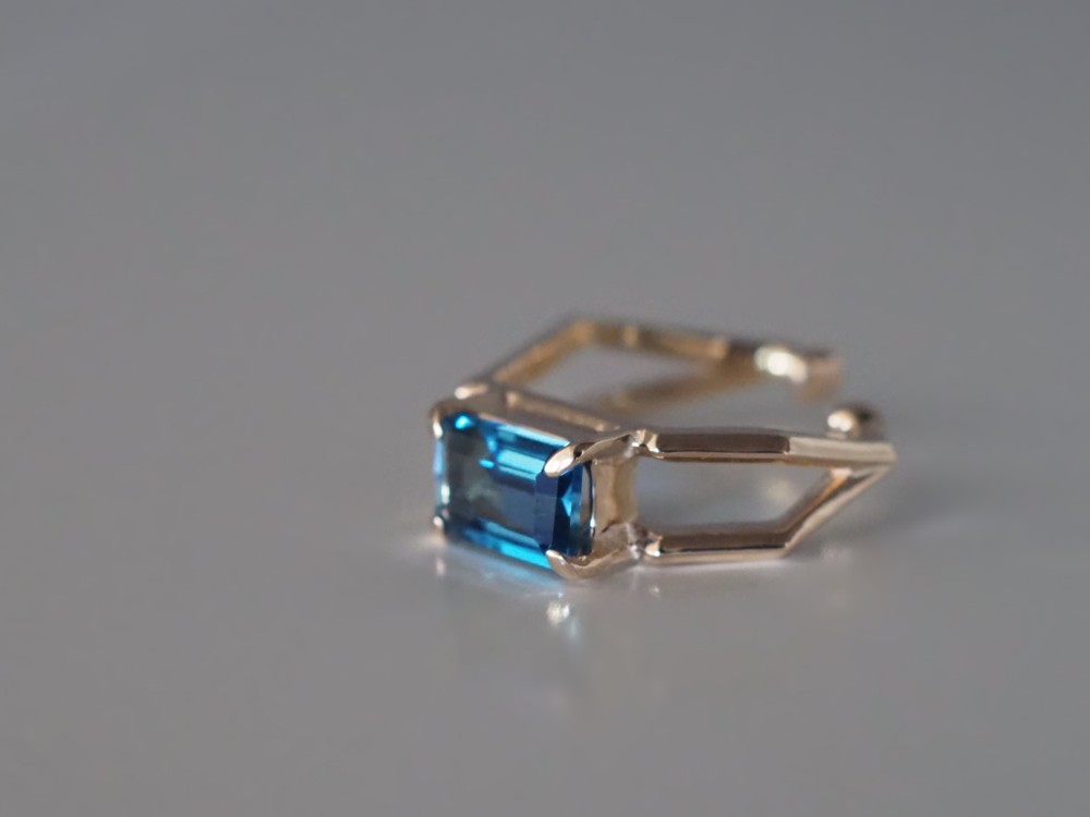 Octagon cut stone K10イヤーカフ(London Blue Topaz)