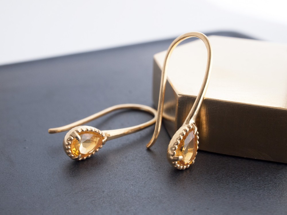 citrine フックピアス