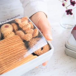 贈り物に♪＜新製品＞「クラシッククッキー缶」と人気のガレット「ラズベリーガレット」とのセットです。 4枚目の画像