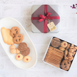 贈り物に♪＜新製品＞「クラシッククッキー缶」と人気のガレット「ラズベリーガレット」とのセットです。 5枚目の画像