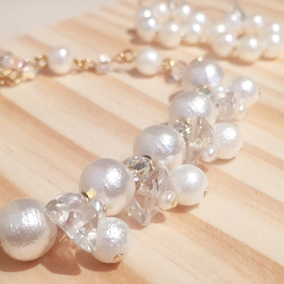 Camille Bracelet | 手工製 | 珍珠、水晶、棉花珠、貝母手鍊 第2張的照片