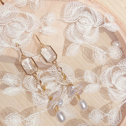 Audrey Earrings | 淡水珍珠、天然水晶、玻璃、防敏感耳環 第1張的照片