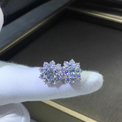 【newデザイン】輝くプリンセス　モアサナイト　ダイヤモンド　リング　K18 newデザイン】輝くプリンセス モアサナイト ダイヤモンド リング