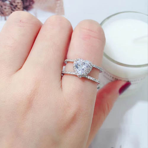 K18WG ハートシェイプリングダイヤ