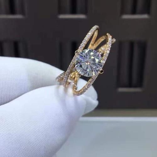 newデザイン】輝くモアサナイト ダイヤ リング K18PG 指輪・リング  