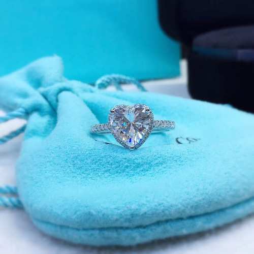 3カラット】ハートシェイプ モアサナイト ダイヤ リング K18WG 指輪