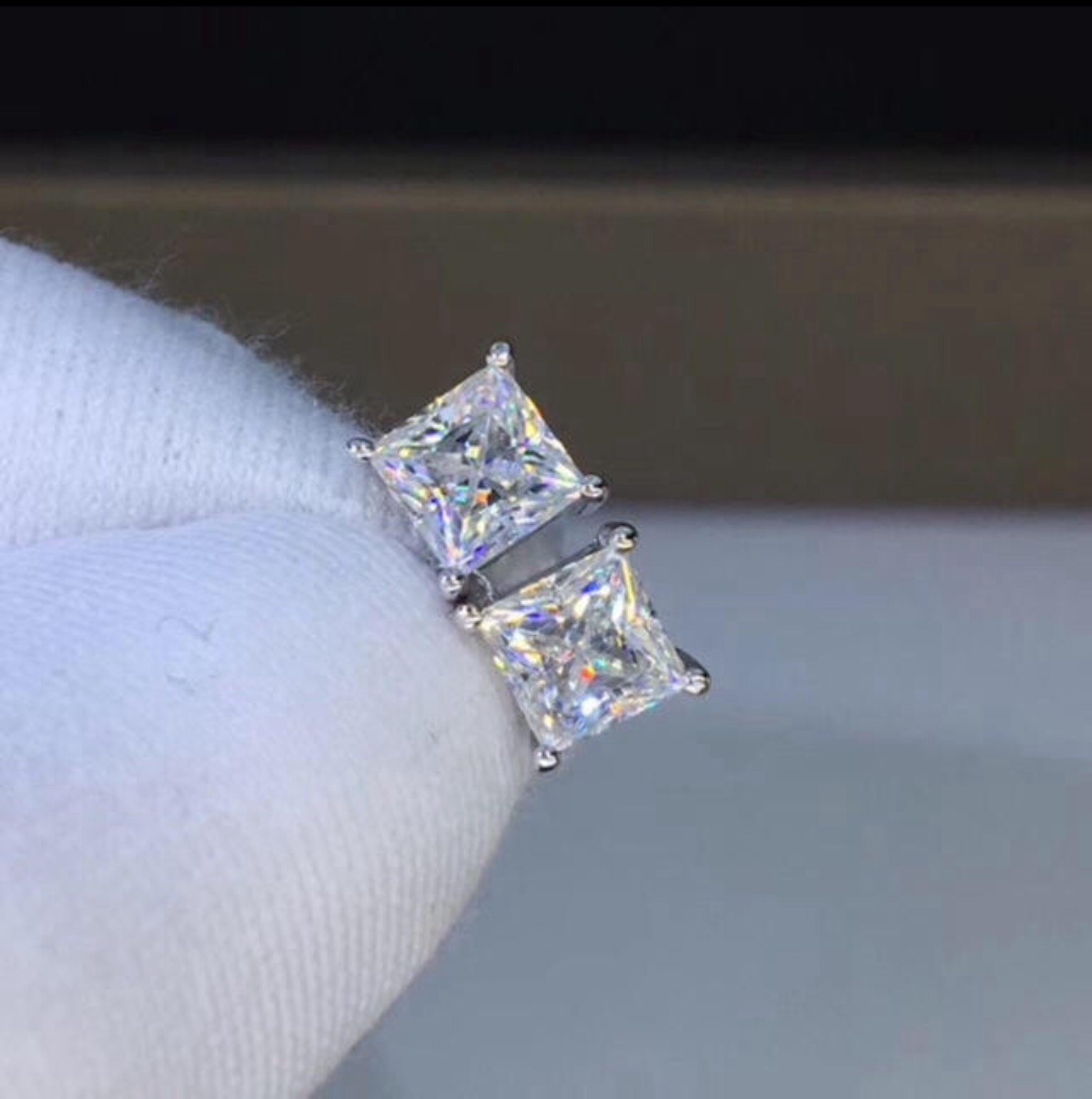 合計1カラット 】輝くモアサナイト ダイヤモンド ピアス k18