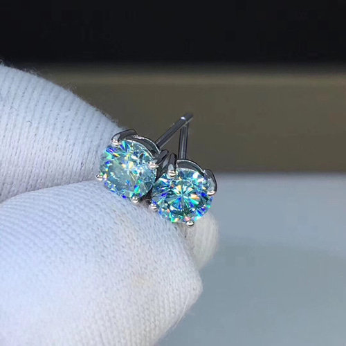 newカラー】ライトブルー モアサナイト ダイヤモンド ピアス k18 