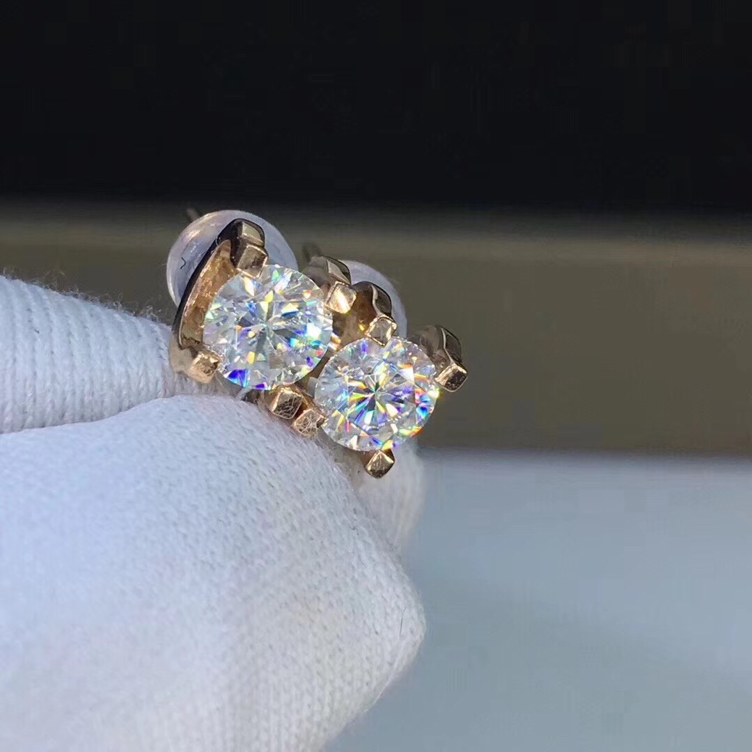 柔らかな質感の 合計1カラット k18 ピアス ダイヤモンド 】輝くモアサナイト アクセサリー