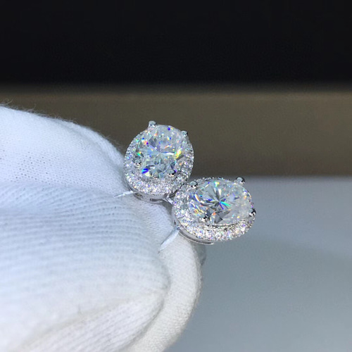 シーリングライト 【newデザイン】白金の王冠 モアサナイト ピアス