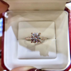 ゆったり柔らか 【newデザイン】2カラット モアサナイト ダイヤ リング