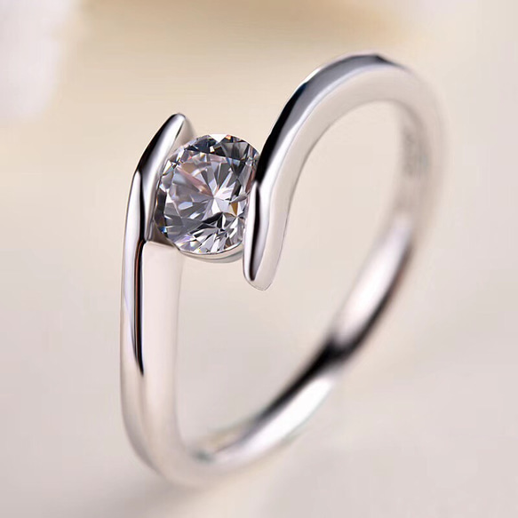 newデザイン】0.5ct モアサナイト ダイヤ リング k18 指輪・リング 