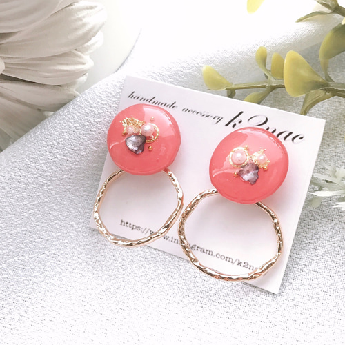 キャンディコーラルピンク×ゴールド変形フープレジンピアス ピアス 