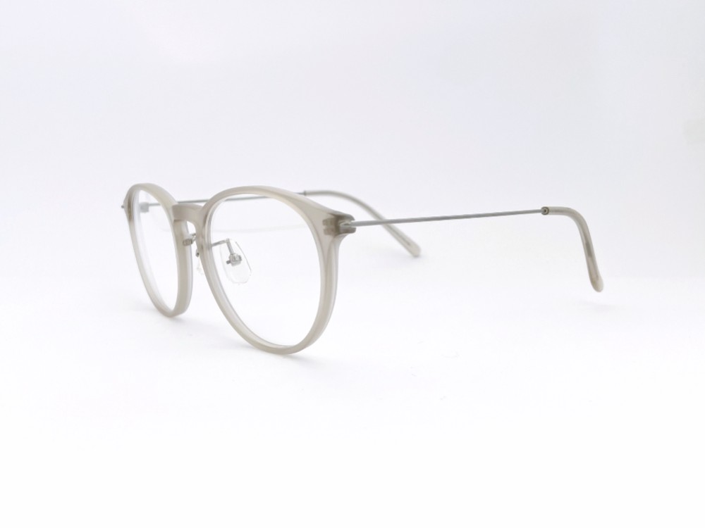 ５サイズから選べる軽量ブルーライトカットめがね